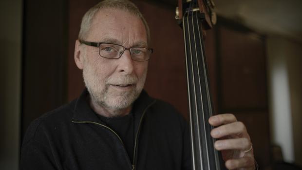Dave Holland, en su habitación del Hotel Hesperia de Madrid, donde tuvo lugar la entrevista